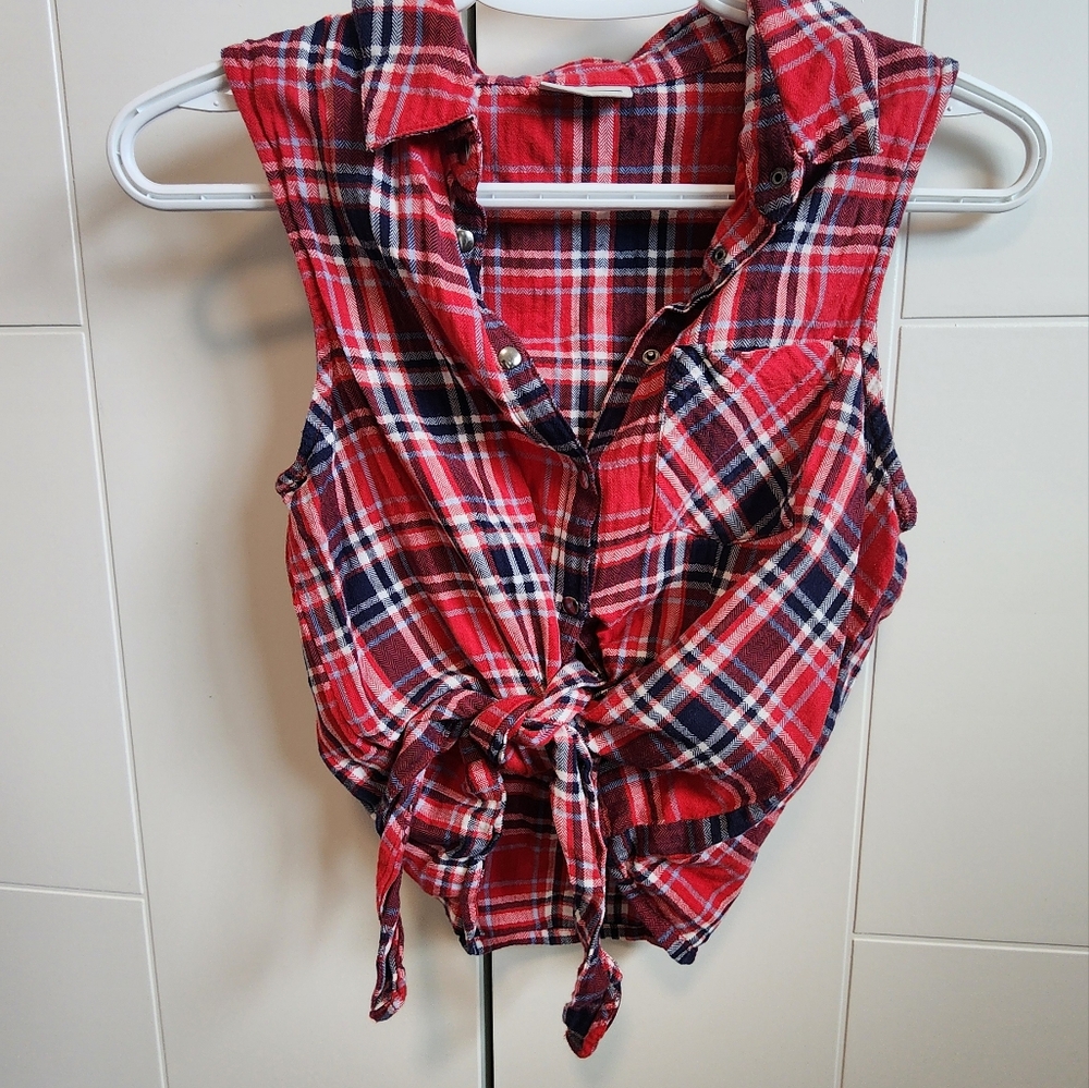 Plaid collared crop